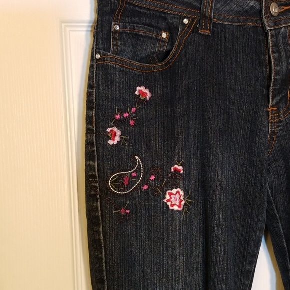 727 Jeans size 13, Embroidered pink floral pattern - Picture 2 of 6